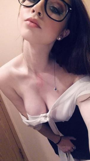 Hey Honey 💞 I'm lovely hot lady GF broad just Want a dude or and eat my twat 💝💦 cute I Love sex